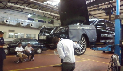 Daimler Technical Specialist in Sri Lanka carries out Technical inspection on Mercedes-Benz S-Class Limousines