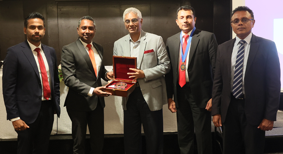 Stuart Chapman and Rohan Fernando receive Lifetime Marketer s Achievement Award from AIMG