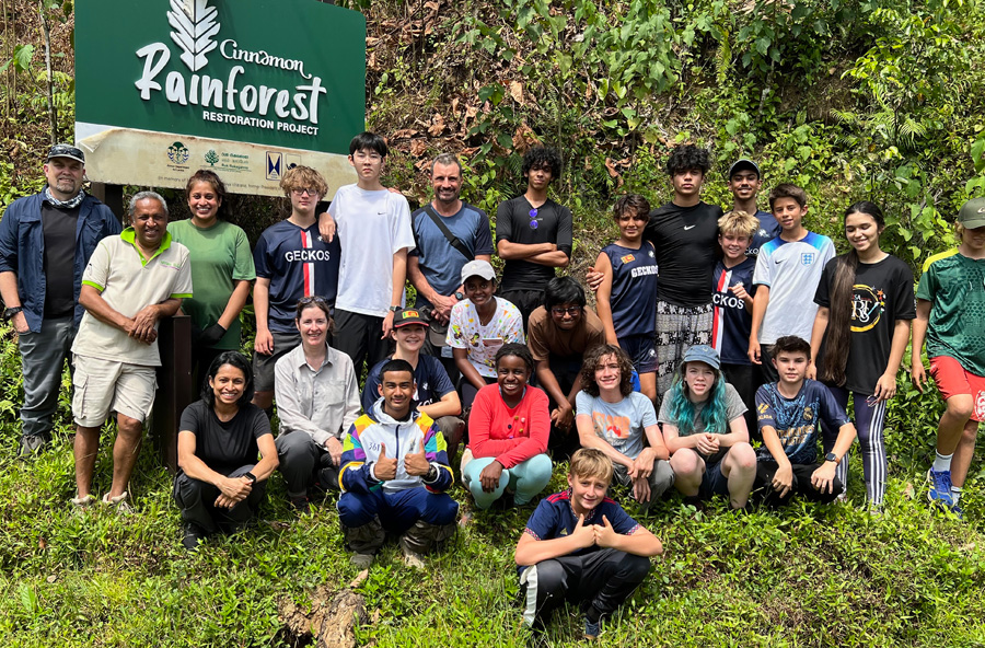 Young Geckos Dig Deep to Help Restore Forest Near Sinharaja