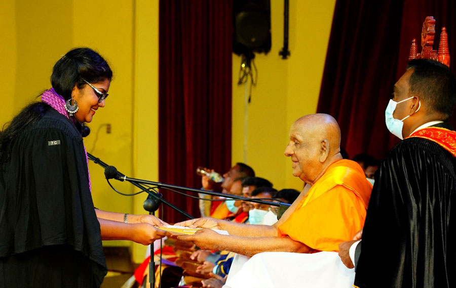 CIPM Presents Gold Medal DPHRM Scholarship to Sabaragamuwa Uni Best Performer