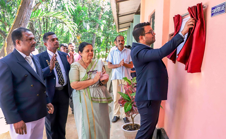 Royal International School donates a computer lab to Rahula Vidyalaya in Weragala