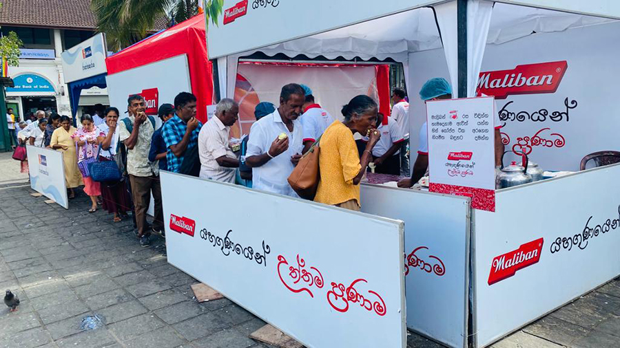 Maliban Joins the Spirit of the Kandy Dalada Perahera 2023 with Heartfelt Gestures