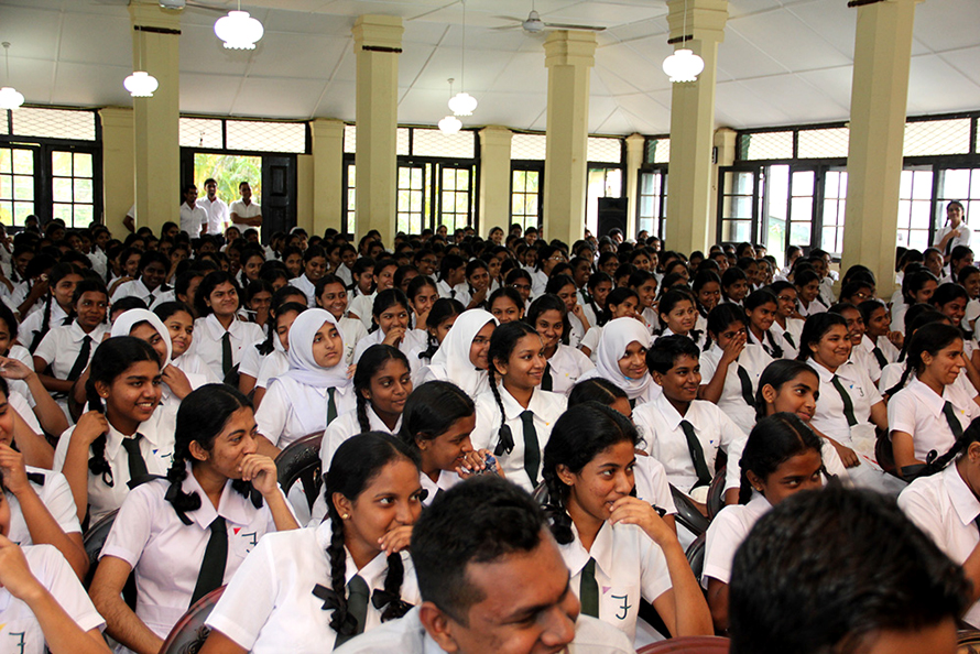 fashion-bug-continues-islandwide-career-guidance-programmes-2