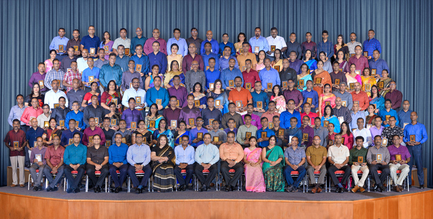 HNB felicitates employees who completed 25 years of service