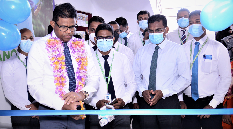 HNB FINANCE Ambalangoda branch relocates to new premises