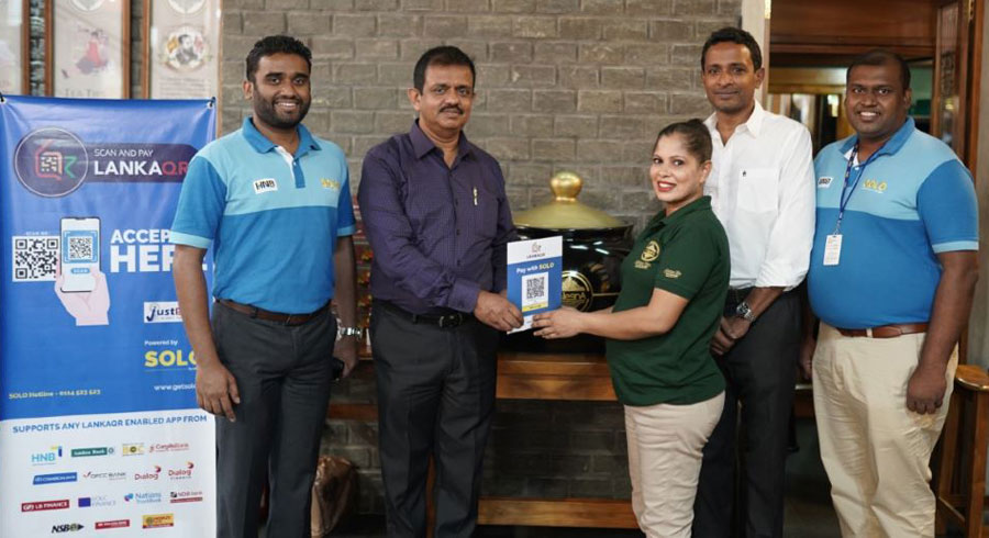 HNB expands LANKAQR merchant community with vendors at Majestic City