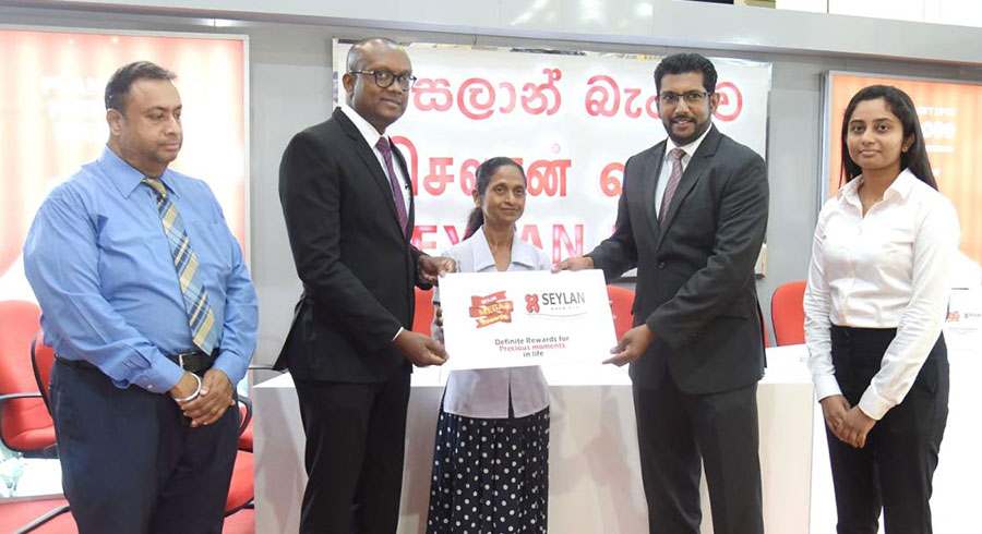 Seylan Bank Honors Mega Rewards Customers at Wedding Show 2024