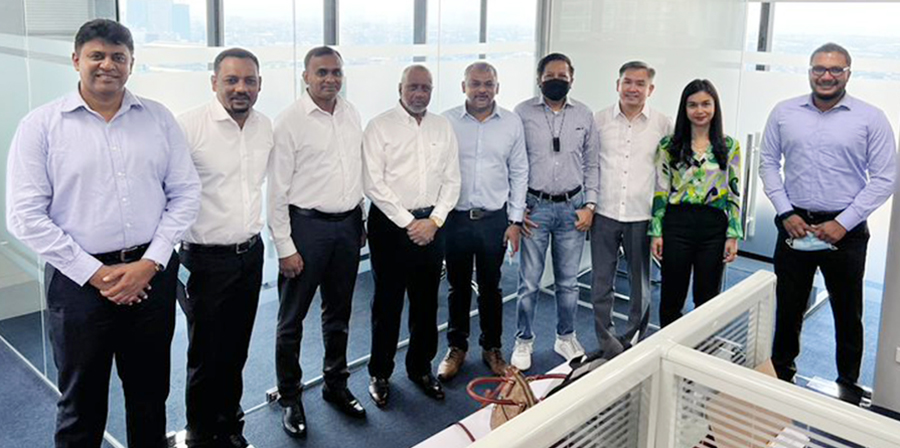 McLarens Group Chairmen Mr Rohan De Silva and Management Team of McKupler Incjpg