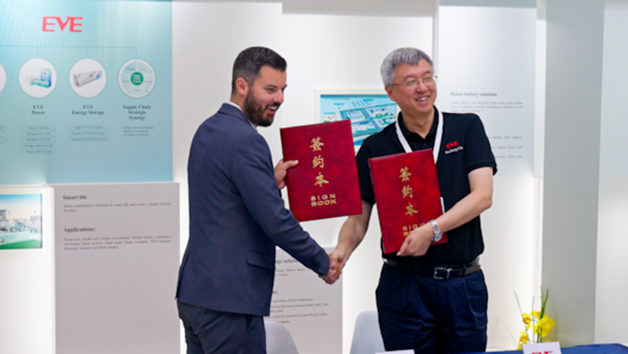 Right Mate Rimac Founder and CEO of Rimac Group and Jincheng Liu Founder and Chairman EVE Energy
