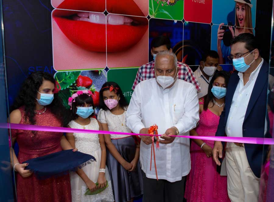 businesscafe Digimax launches a modern one stop shop for photo printing solutions in Colombo