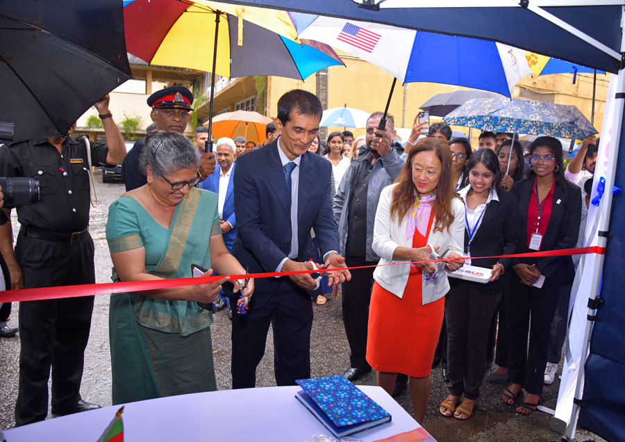 USBus Mobile American Space Begins Nationwide Journey Across Sri Lanka