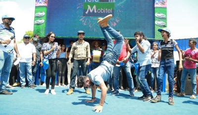 Mobitel Cash Bonanza Carnival for June delights residents of Polonnaruwa ( 10 photos )